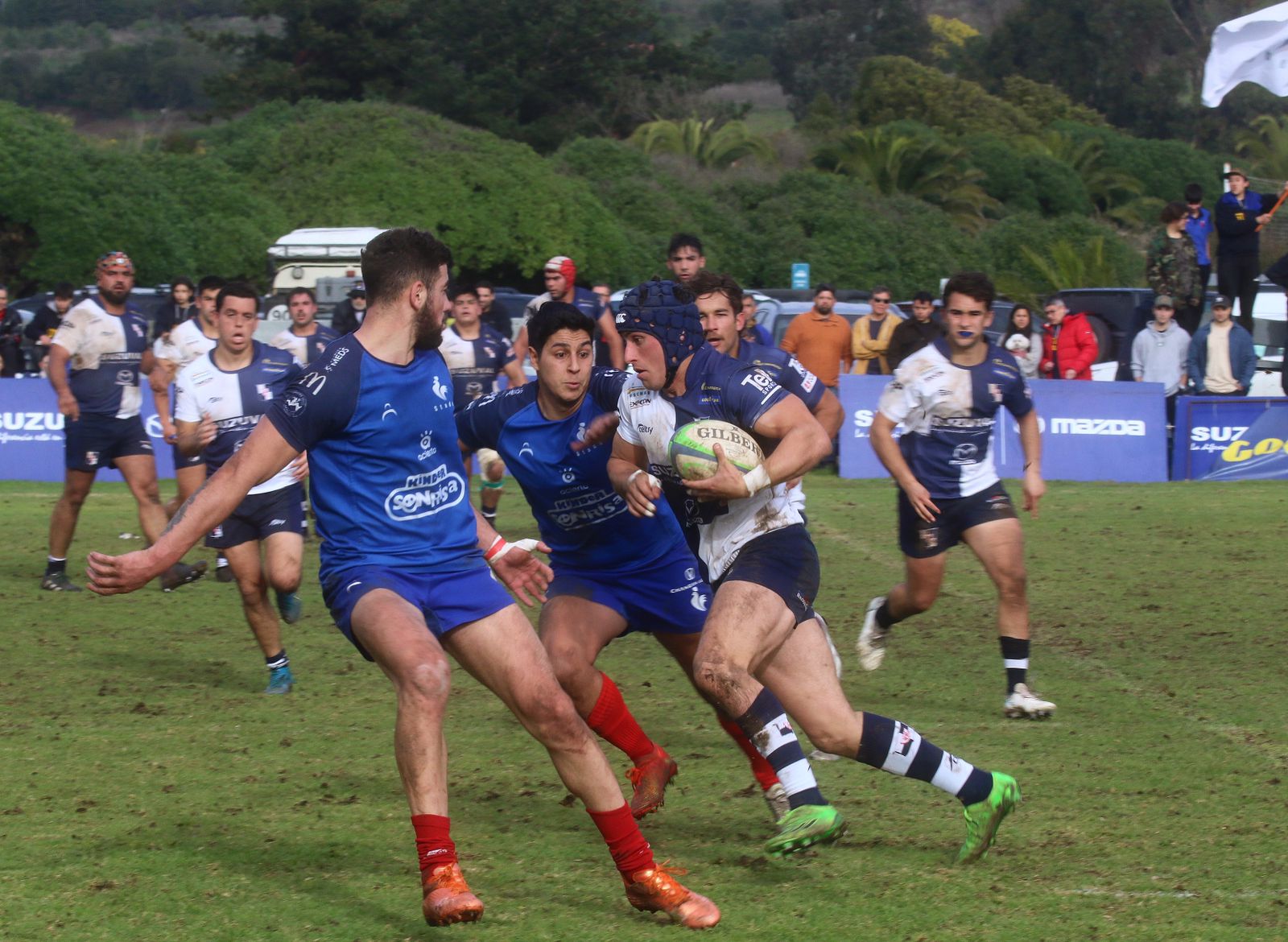 En un apretado partido, Old Mack’s derrota a Stade y mantiene vivas sus chances de Playoff